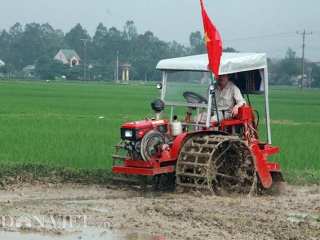 Máy cày, bừa siêu đa năng 4 trong 1 của “kỹ sư” nông dân xứ Nghệ
